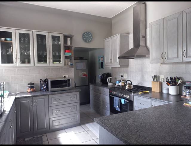 4 bed property to rent in PAGLANDE